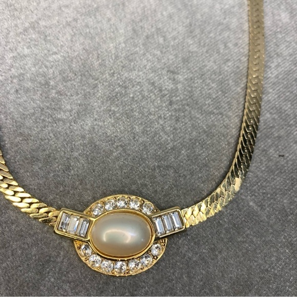 GOLD tone chain faux pearl clear crystal rhinestone oval necklace - Picture 4 of 10